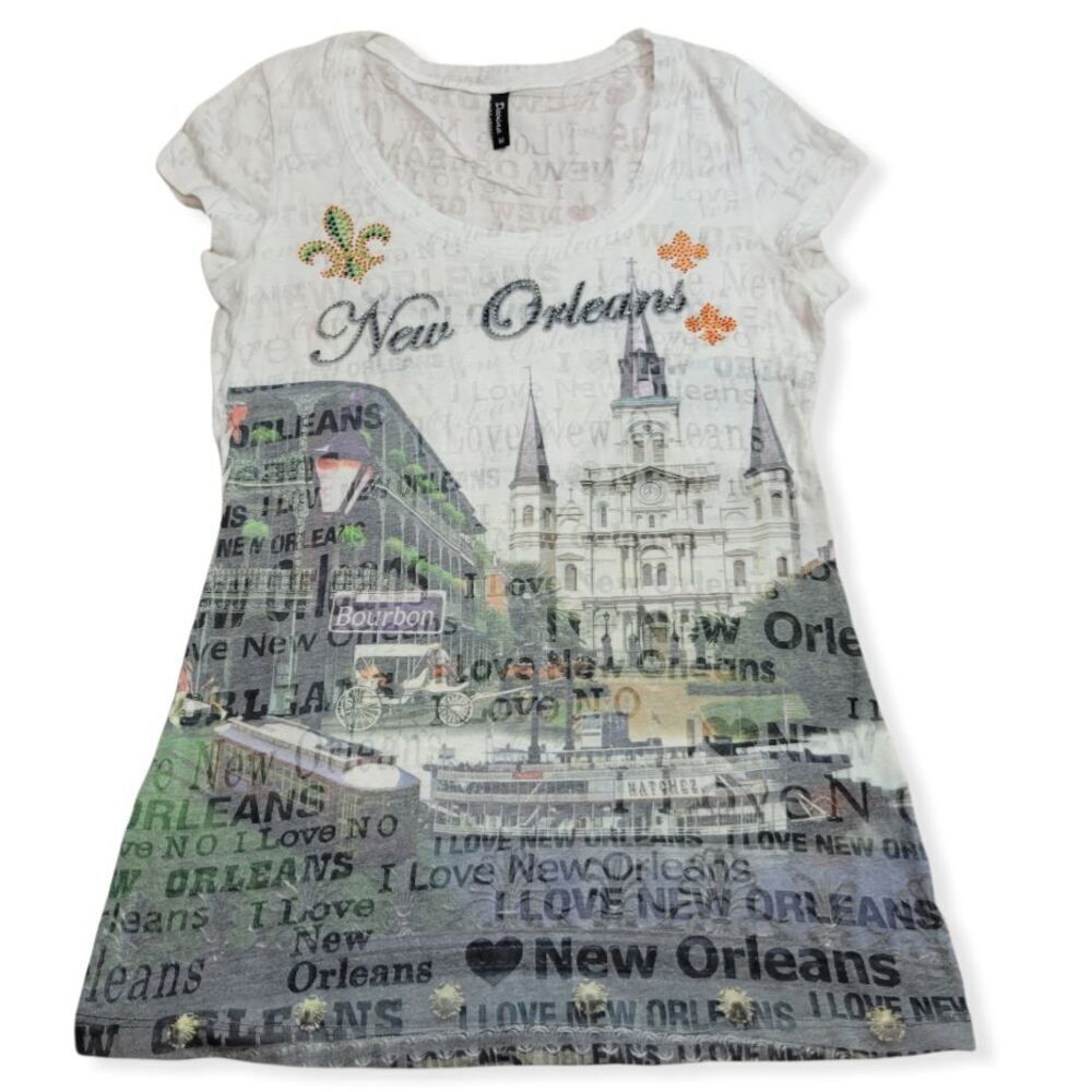 Davina New Orleans French Quarter shirt M